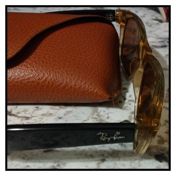 SOLD - Authentic Ray-Ban RB2132 New Wayfarer Bi-Color Sunglasses - Picture 5 of 8